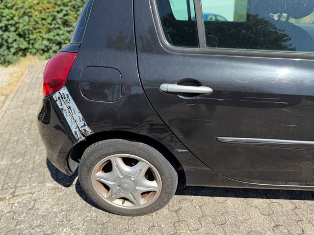 Fahrzeugabbildung Renault Clio III Dynamique Klima