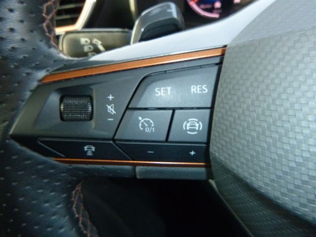 Fahrzeugabbildung Cupra Formentor 1,5 TSI >AUT/LED/NAVI/Kamera/PDC/FullL