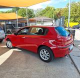 Alfa Romeo Alfa 147 1.6 16V T.Spark Distinctive Distinctive - Alfa Romeo 147: Distinctive