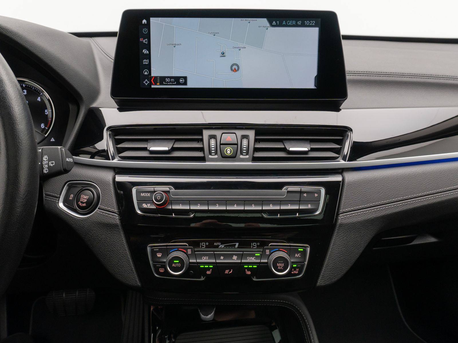 Fahrzeugabbildung BMW X1 sD20d Sport Line ACC Kamera DAB HUD Panorama