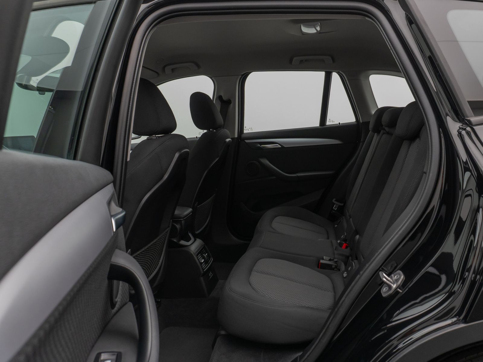 Fahrzeugabbildung BMW X1 sD20i Kamera HUD DAB Alarm Geschwindigkeitsre