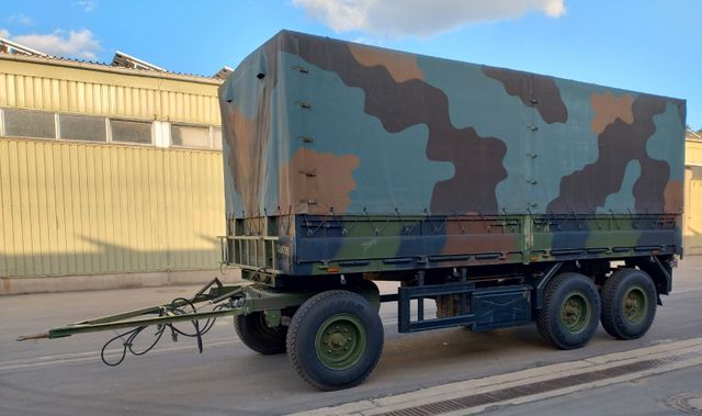 Schmitz Cargobull EX Bundeswehr 10 t 3 Achsen BWB2300228 Tarnfleck