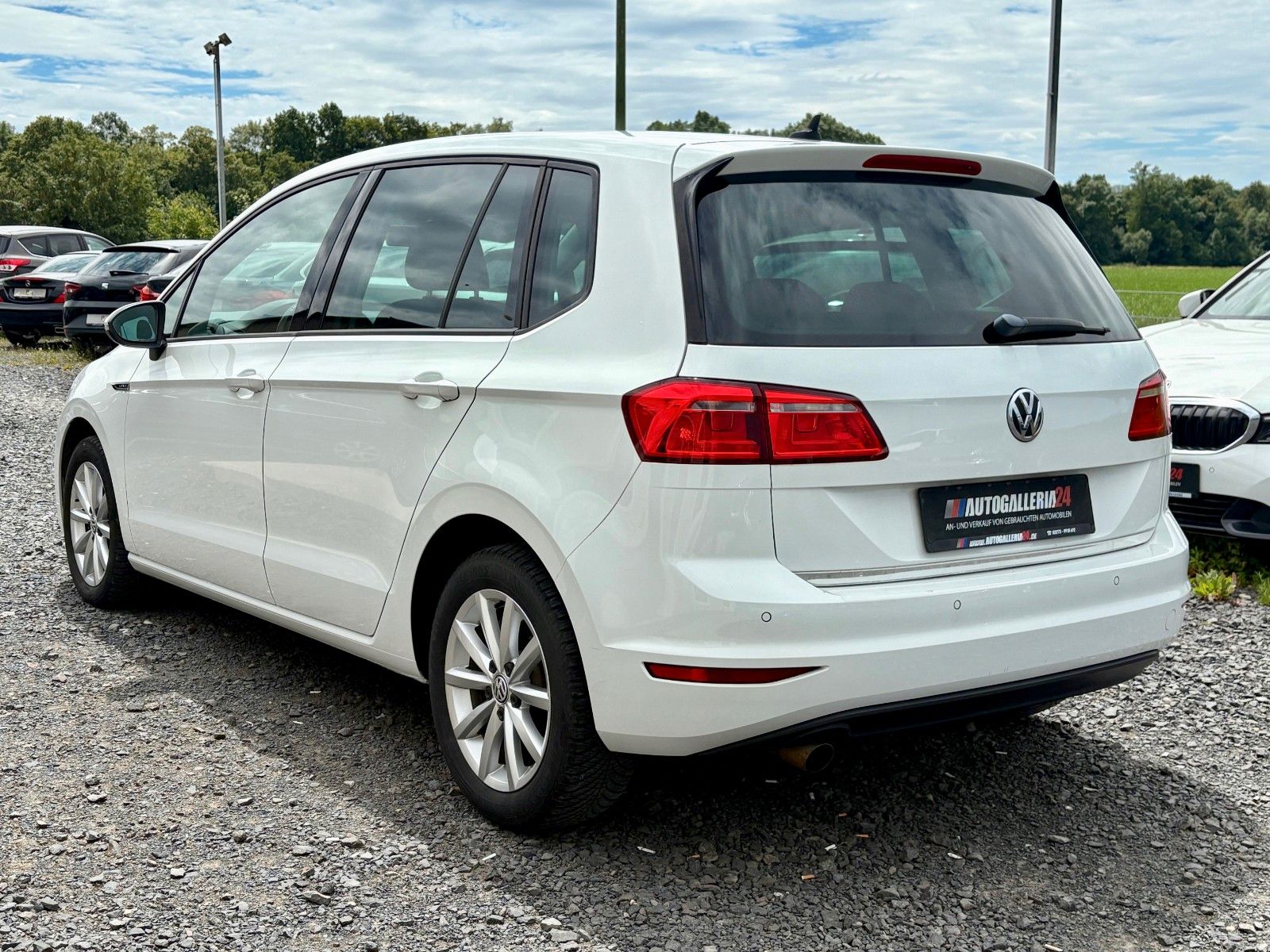 Fahrzeugabbildung Volkswagen Golf Sportsvan VII 1.6 TDI Lounge Navi PDC SHZ