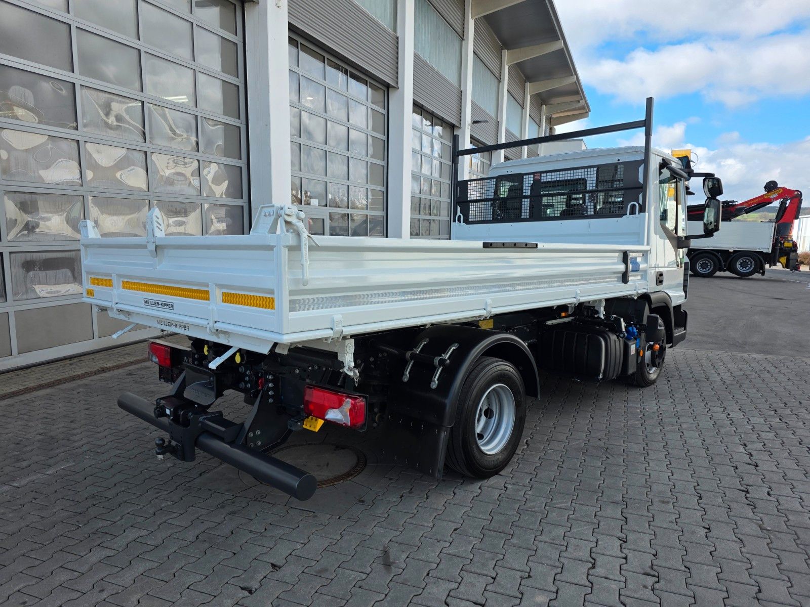 Fahrzeugabbildung Iveco Eurocargo ML80E22 Meiller 2x AHK 6 Zylinder