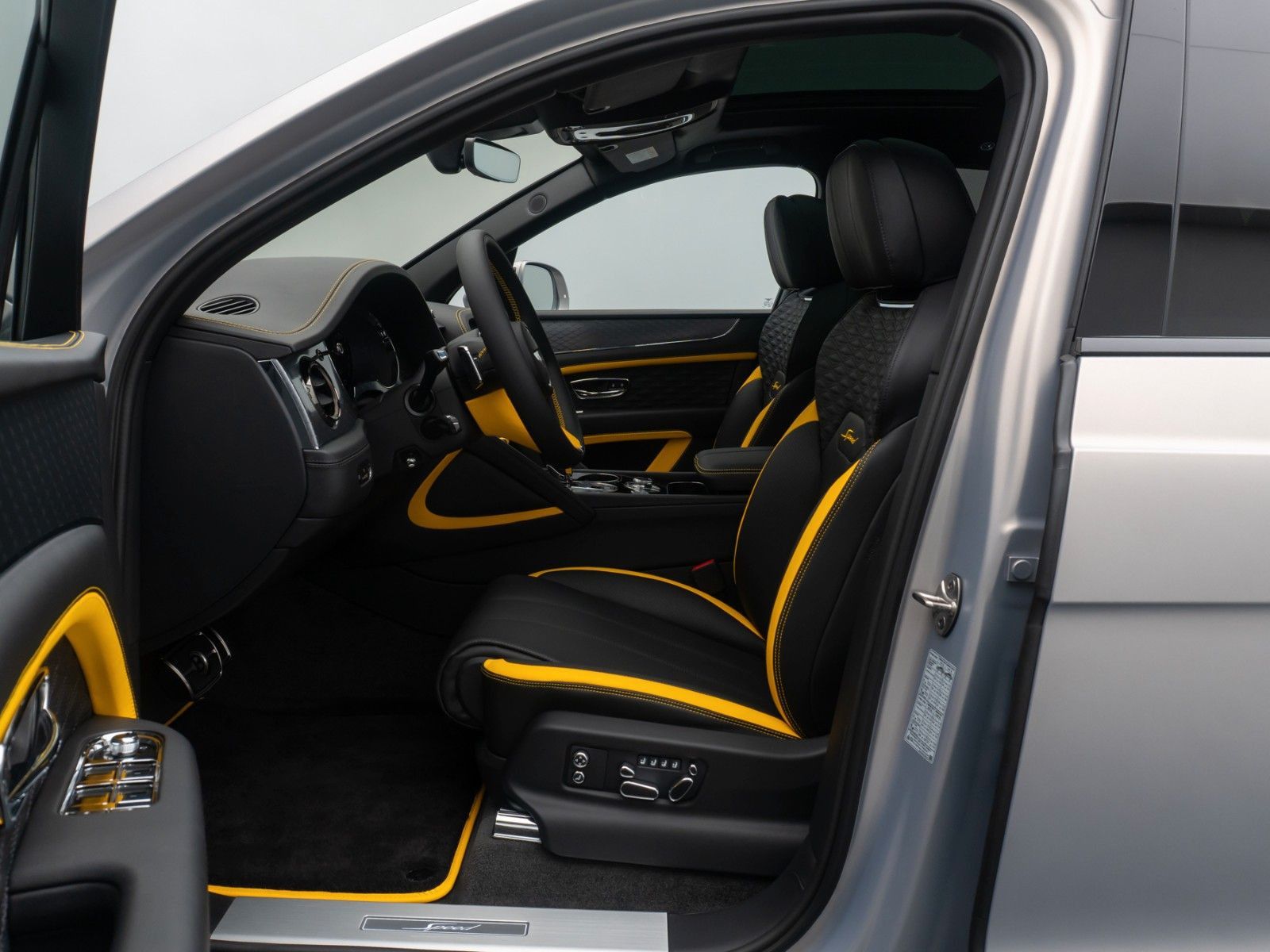 Fahrzeugabbildung Bentley Bentayga 4.0 V8 Speed Individual Carbon MegaVoll