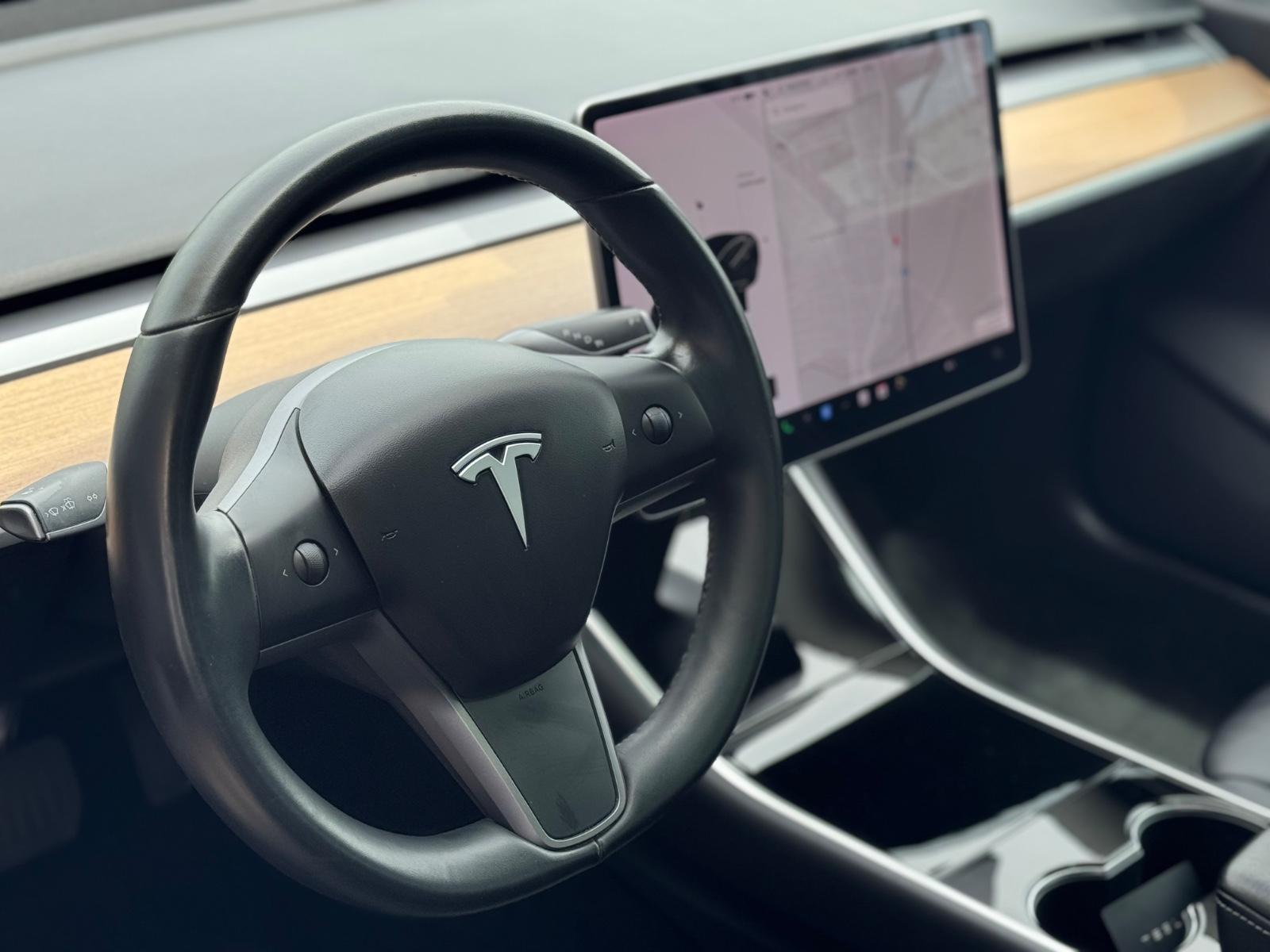 TESLA MODEL 3 RANGE PLUS 306CH - 1ERE MAIN - AUTOPILOT - 65.000 KMS