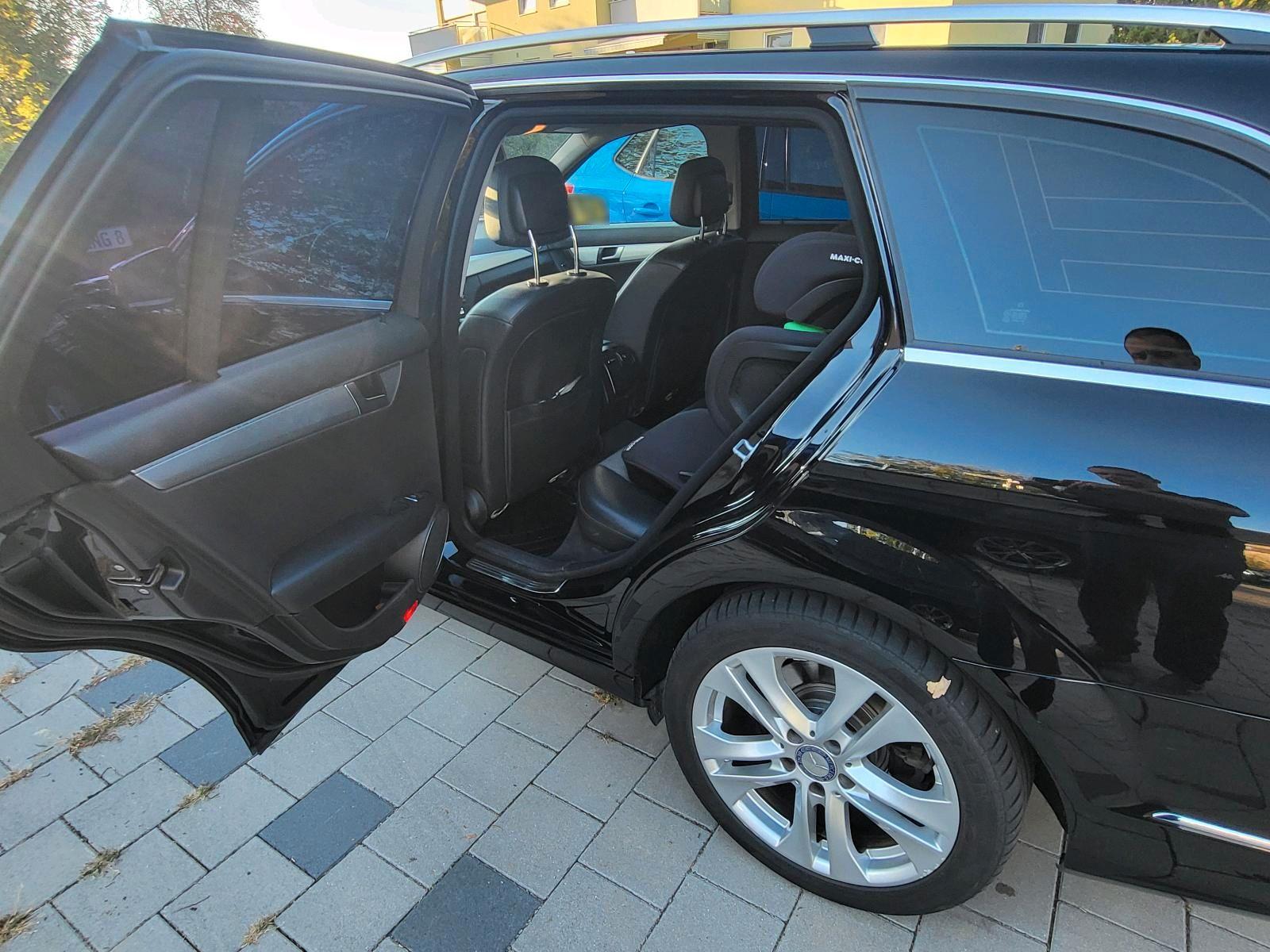 Mercedes-Benz 220 2012 — photo 7