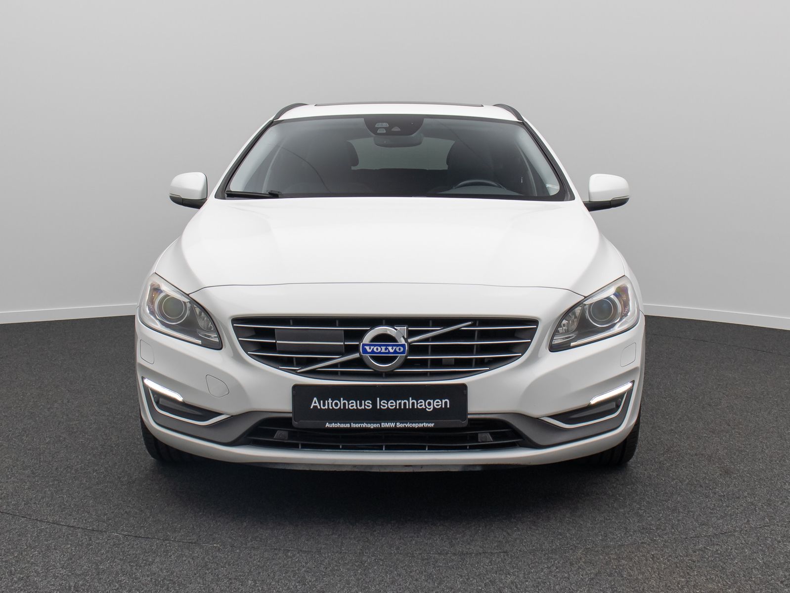 Fahrzeugabbildung Volvo V60 Summum AWD Kamera ACC GSD Memory TotwinkelAs