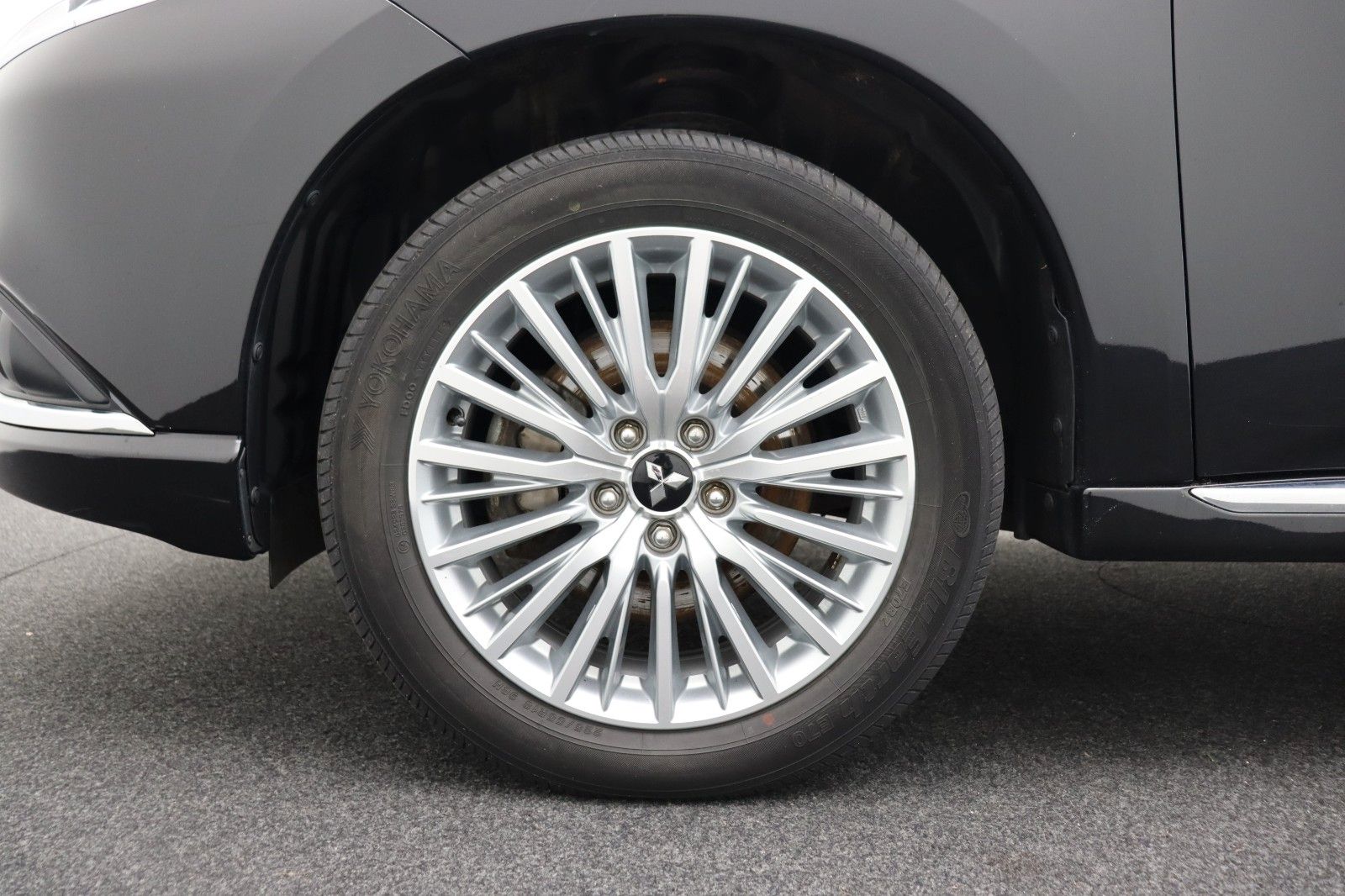 Fahrzeugabbildung Mitsubishi Outlander PHEV 2.4 Basis 4WD