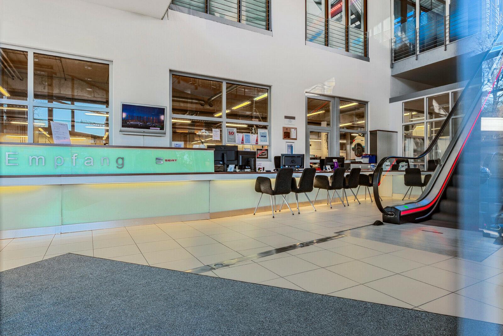 showroom-image-bottom