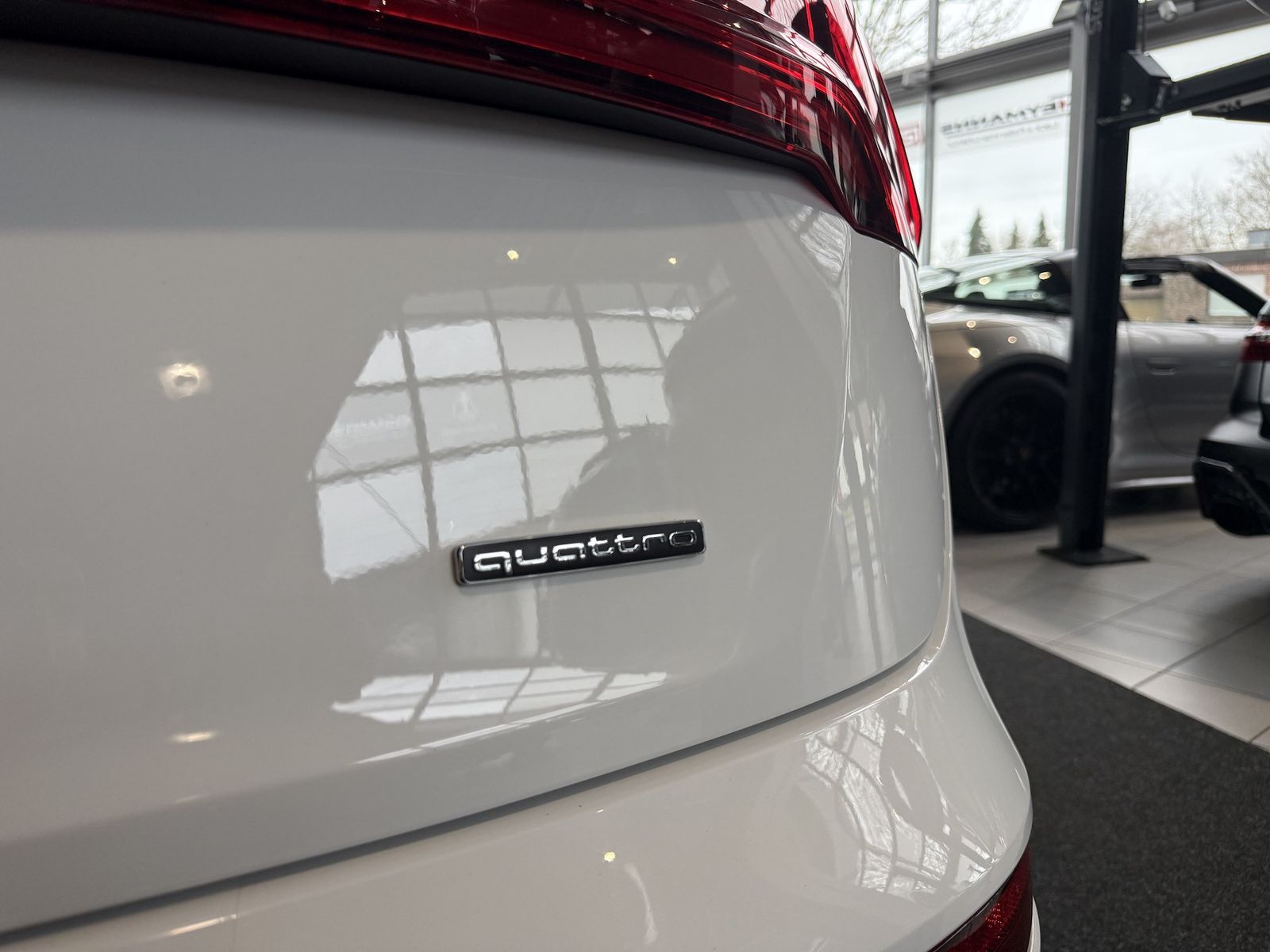 Fahrzeugabbildung Audi Q5 40 TDI qu. Sport S-LINE|NAVI|R-KAMERA|PANO