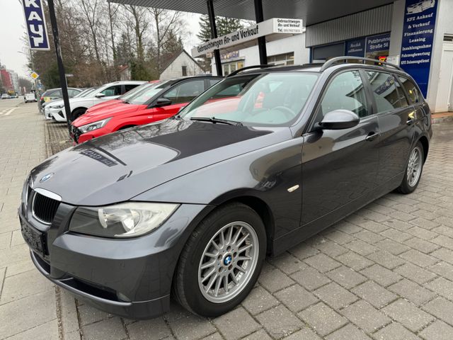 BMW Touring 320i  LEDER / NAVI / PANORAMA