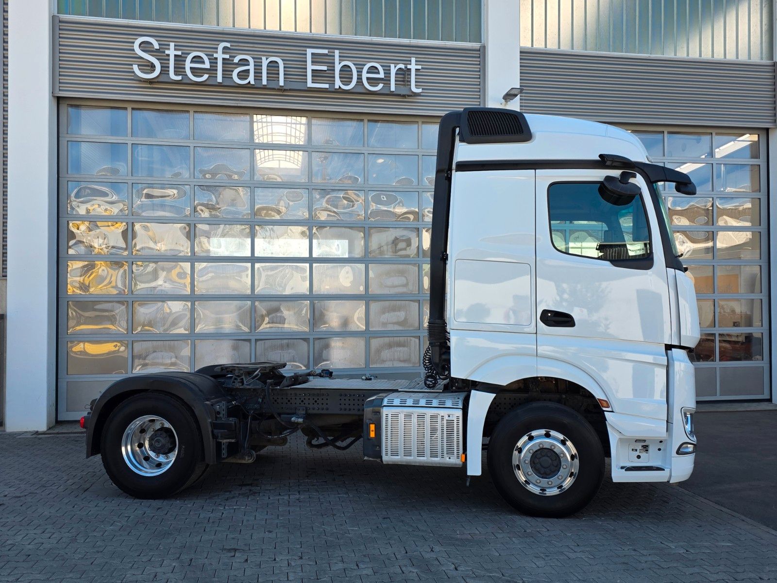 Fahrzeugabbildung Mercedes-Benz Actros 1846 LS Hydraulik, ADR, 2 x Nebenantrieb