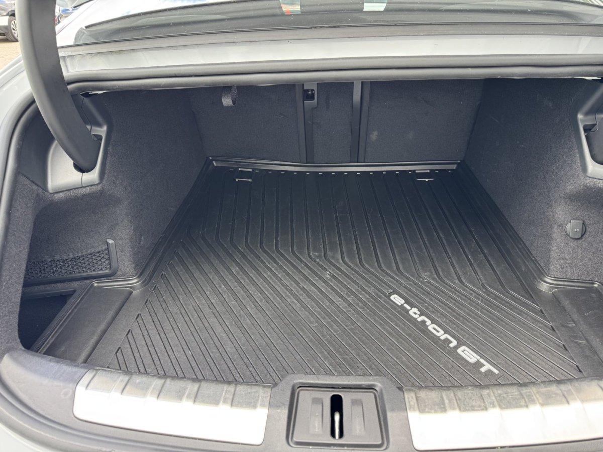 Audi e-tron RS GT quattro Carbon Top-View Headup 21Zo