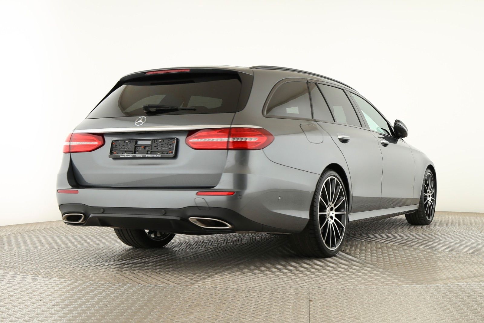 Mercedes-Benz E 200 T-Modell AMG-Line 20" AMG TOP-Zustand imagem 3