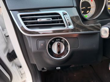 Mercedes E 200 - 12