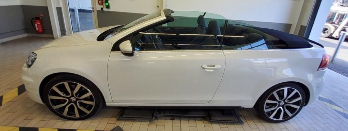 Fahrzeugabbildung Volkswagen Golf VI GTI Cabriolet 20TSI DSG XENON LEDER NAVI