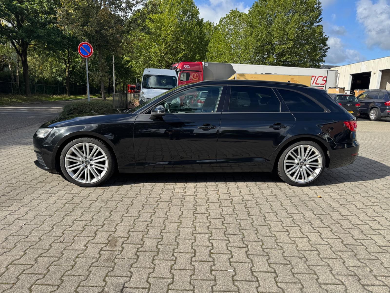 Audi A4 2015 — photo 7
