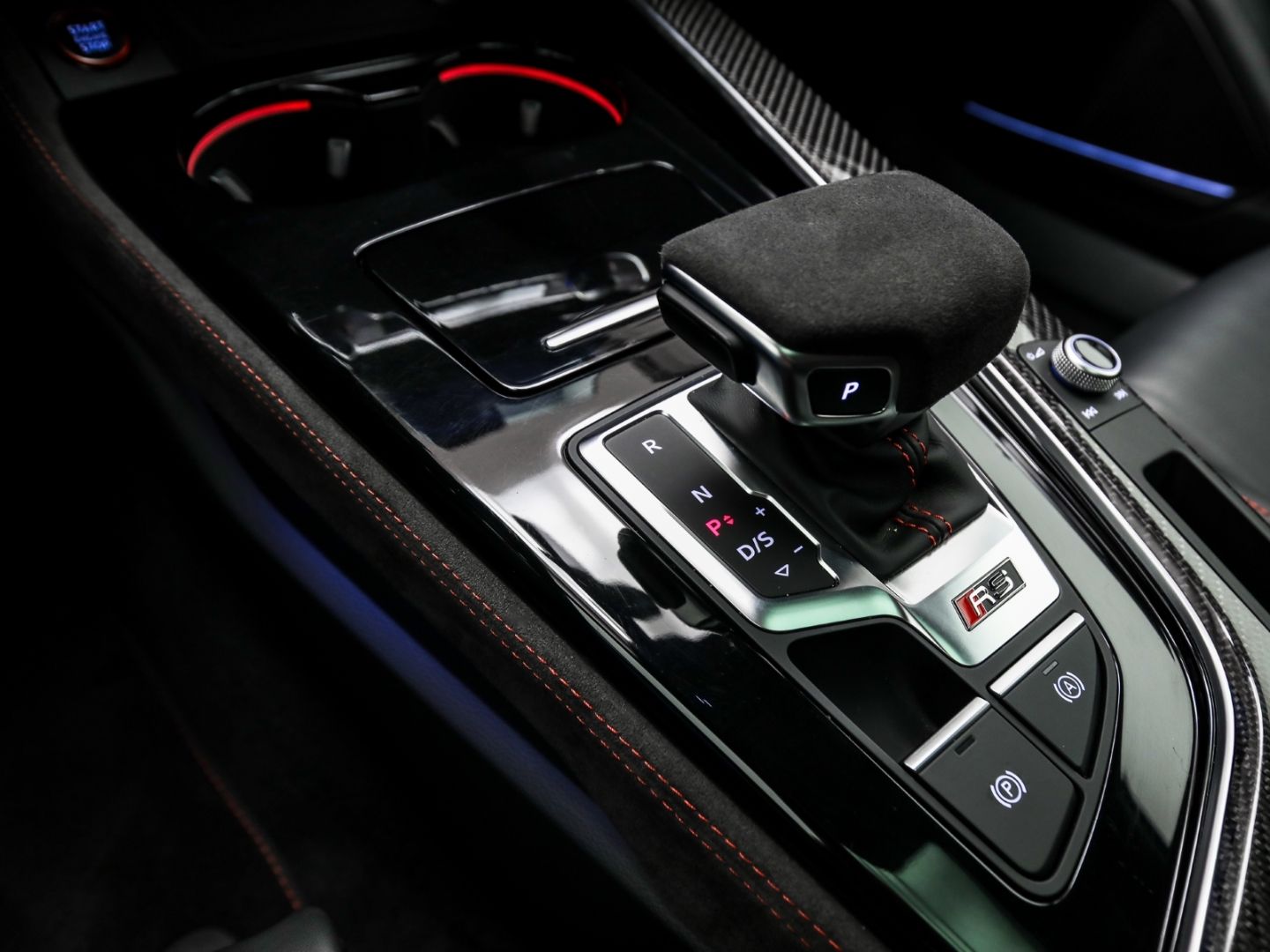Audi RS4 Avant 2.9 TFSI quattro Pano AHK Leder Wabe foto 16