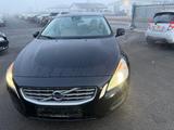 Volvo S60 Lim. Kinetic 2.0 Automatic - Volvo S60 Kinetic mit Benzin-Antrieb