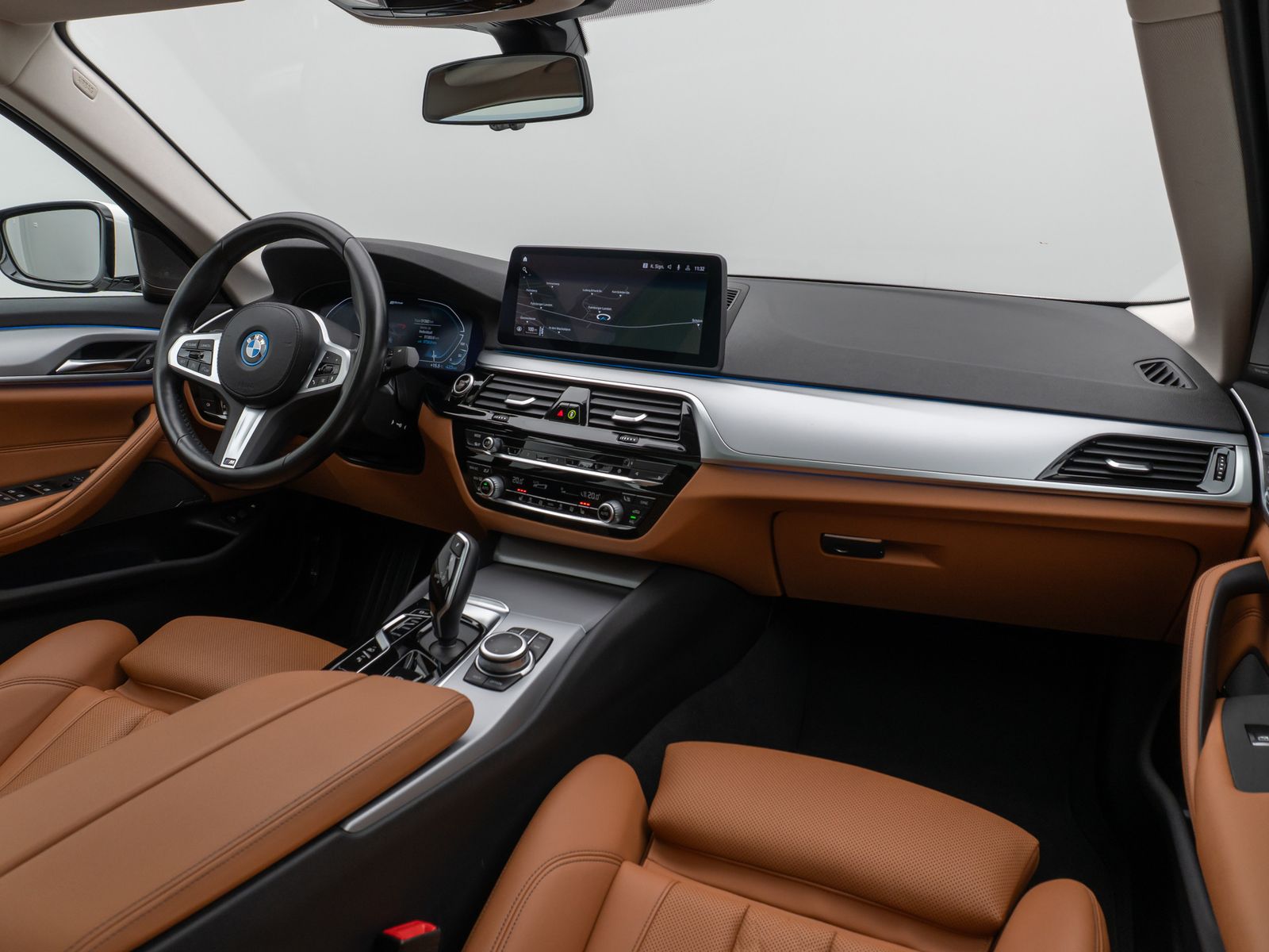 Fahrzeugabbildung BMW 520e Glasdach Kamera DAB H/K DispKey Sport Alarm