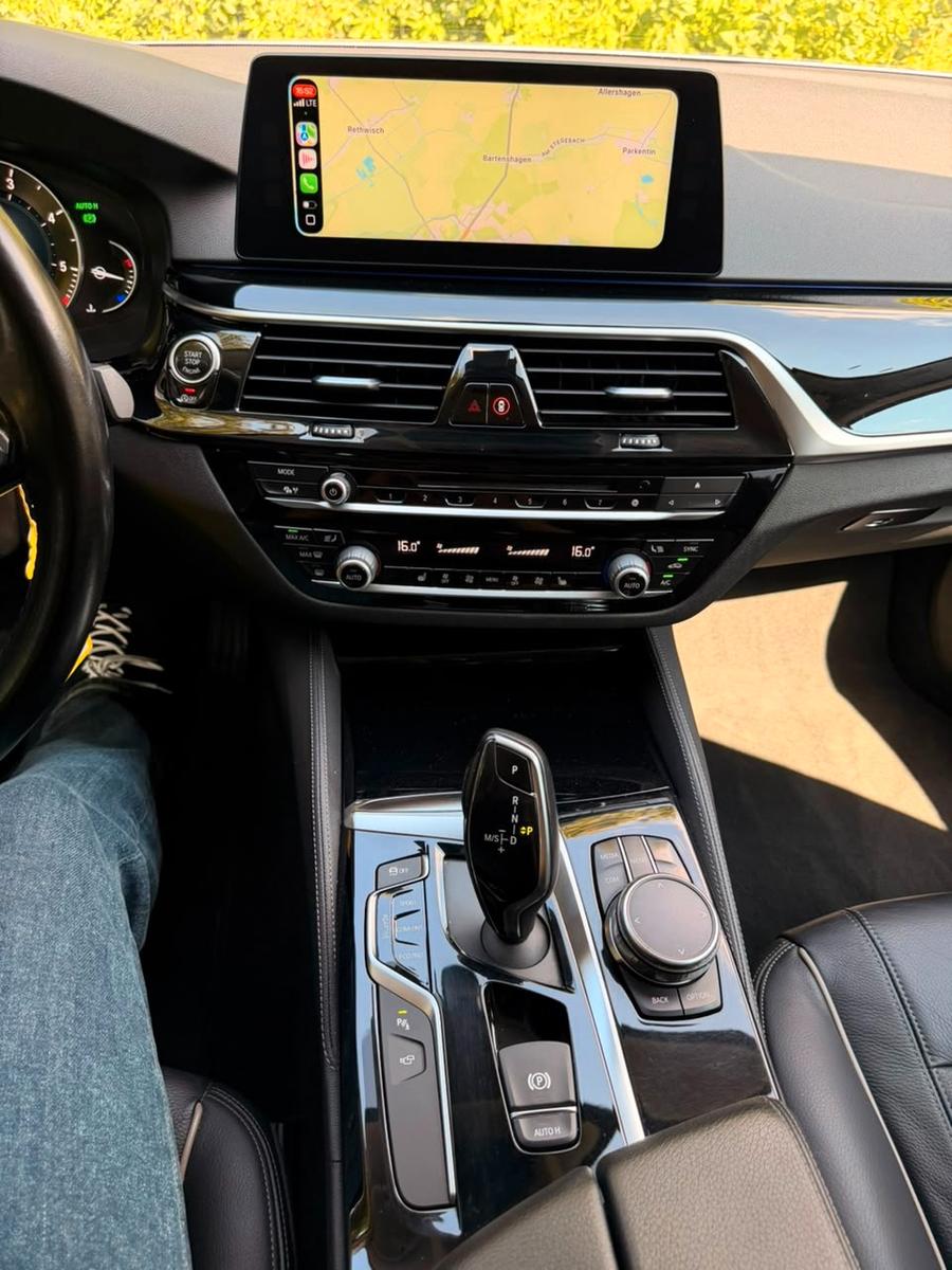 BMW 530 5 Touring 530 d Luxury Line/Pano/Tüv 08.2027