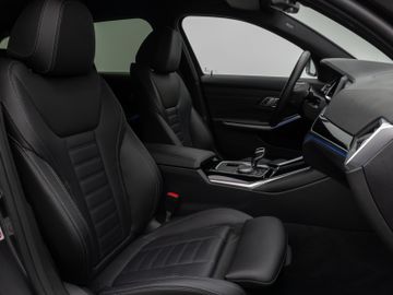 Fahrzeugabbildung BMW 320d Tour Sport Line AHK Standheizung LaserLicht