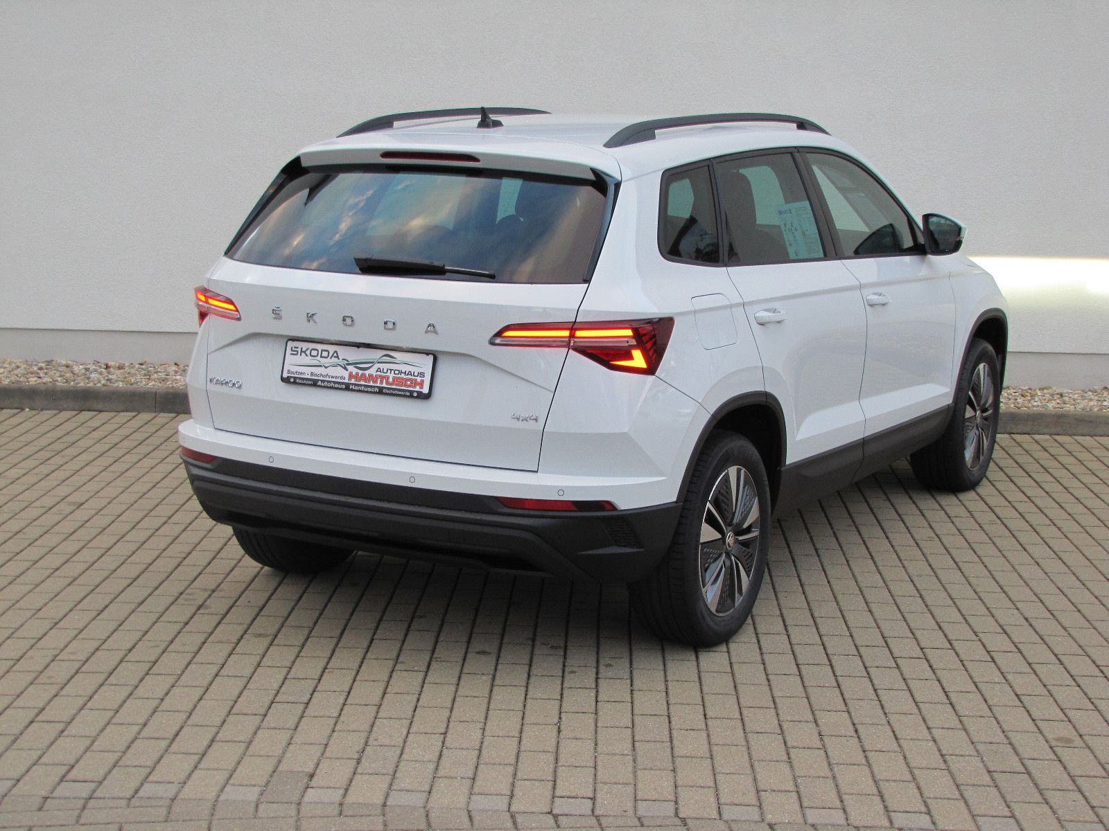 Fahrzeugabbildung SKODA Karoq Selection 2.0l TDI 150PS 7-Gang DSG 4x4