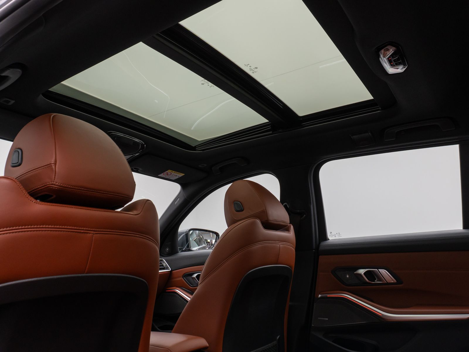 Fahrzeugabbildung BMW 320d Sport Line Panorama Kamera HUD DAB H/K AHK