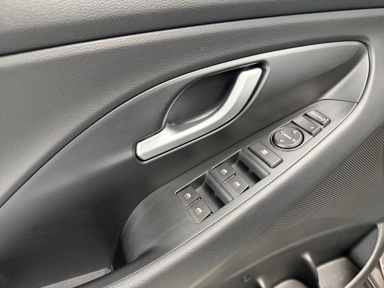 Hyundai I30 FASTBACK PREMIUM DCT NAVI+LED+DAB+APPLE+ACC+