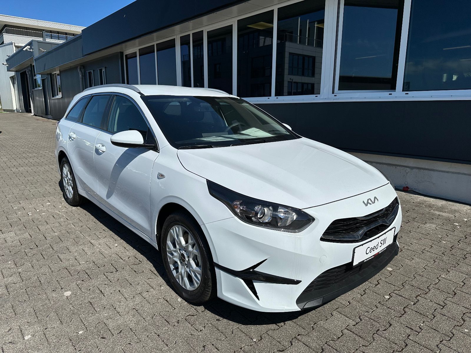 Fahrzeugabbildung Kia Ceed Sportswagon 1.5T 140PS DCT7 VISION KOMF+
