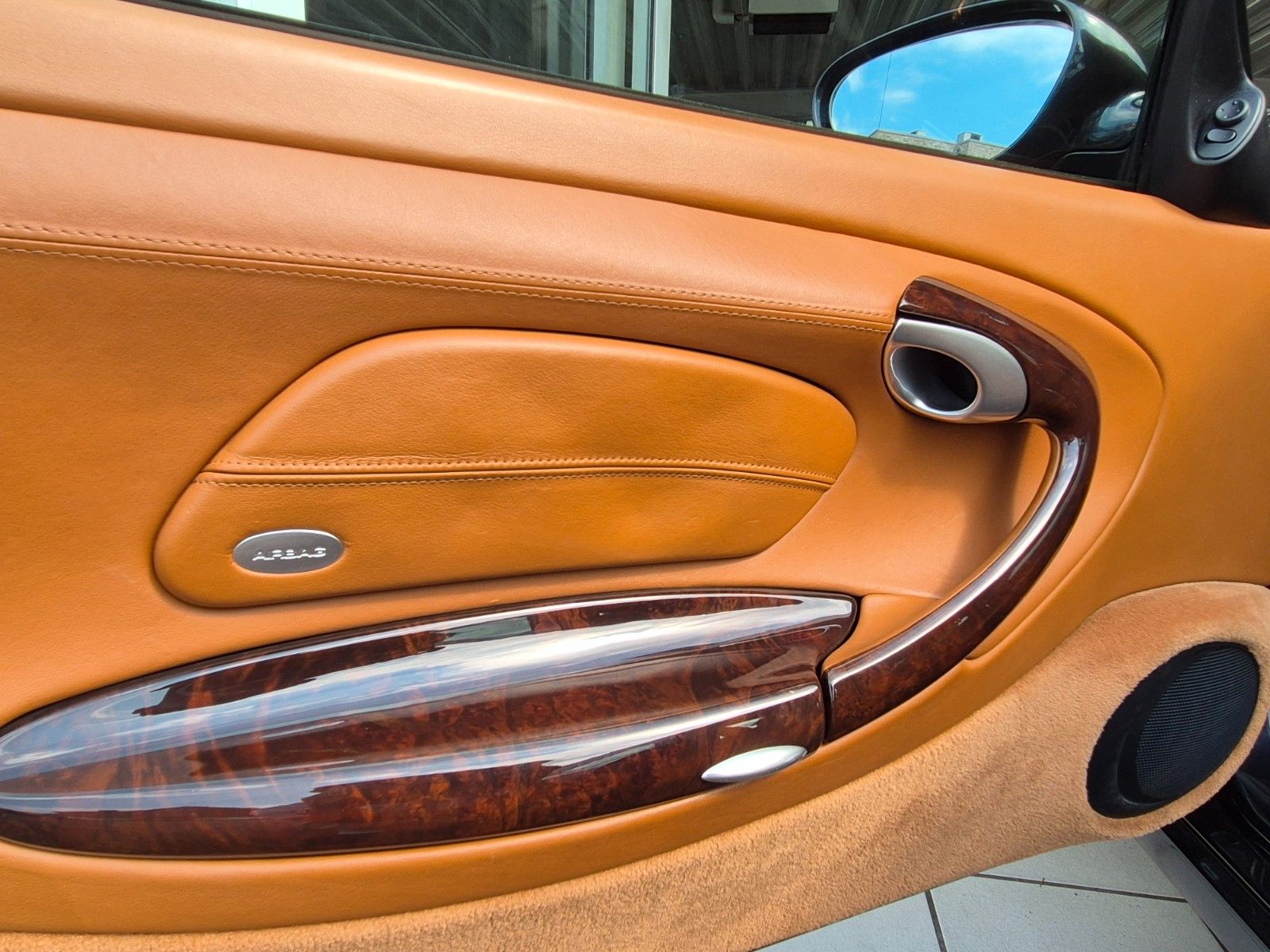 Fahrzeugabbildung Porsche 996 Carrera 4 /Nr. 358 von 911 Millennium/BRD/1A