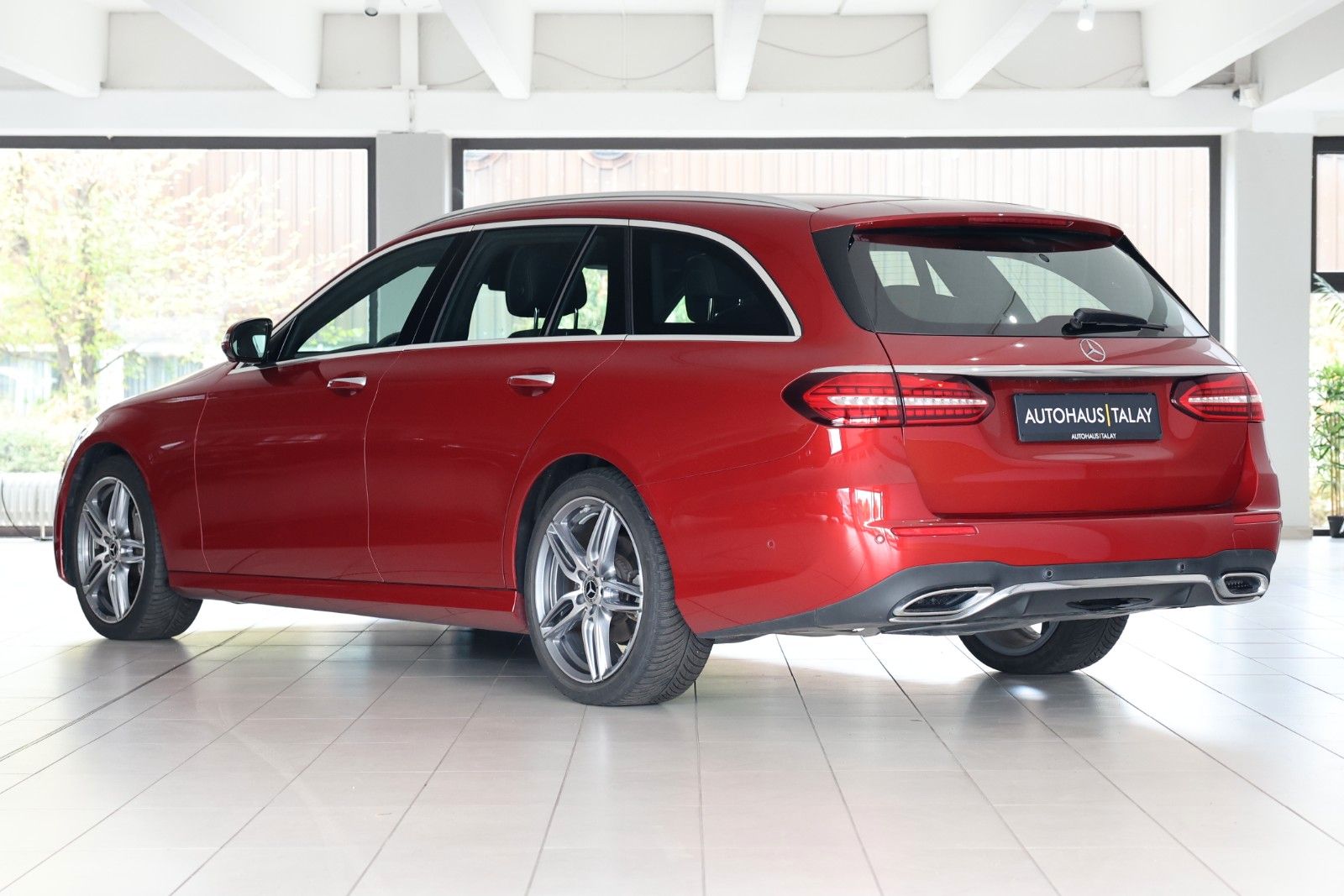Mercedes-Benz E 220 d  T-Modell 4Matic*AMG-Line*360*ACC*Pano imagem 3