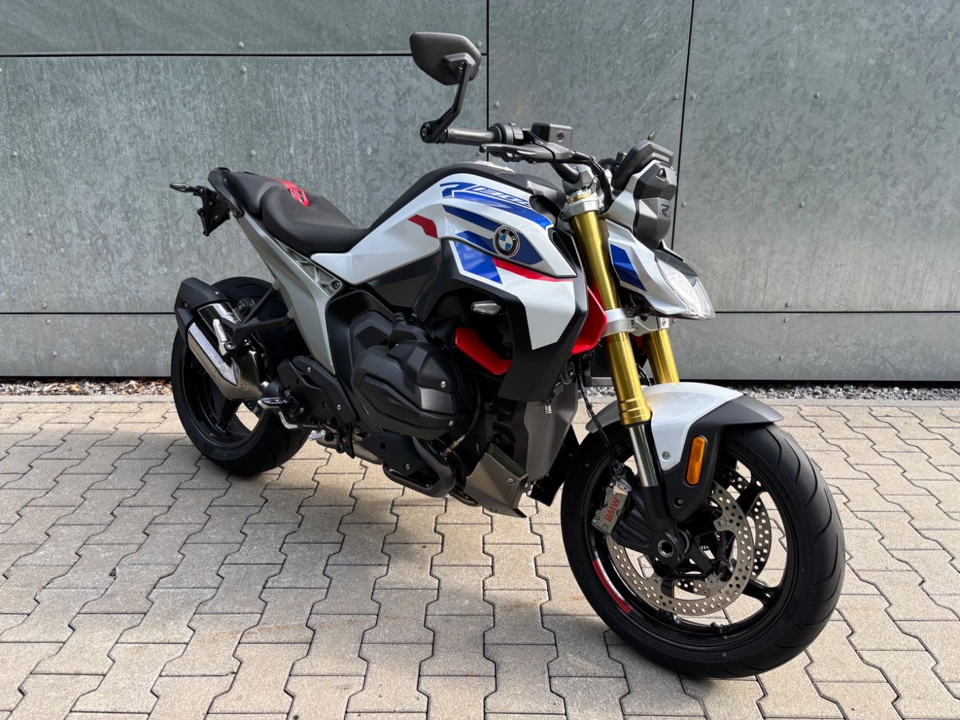 Fahrzeugabbildung BMW R 1300 R Performance