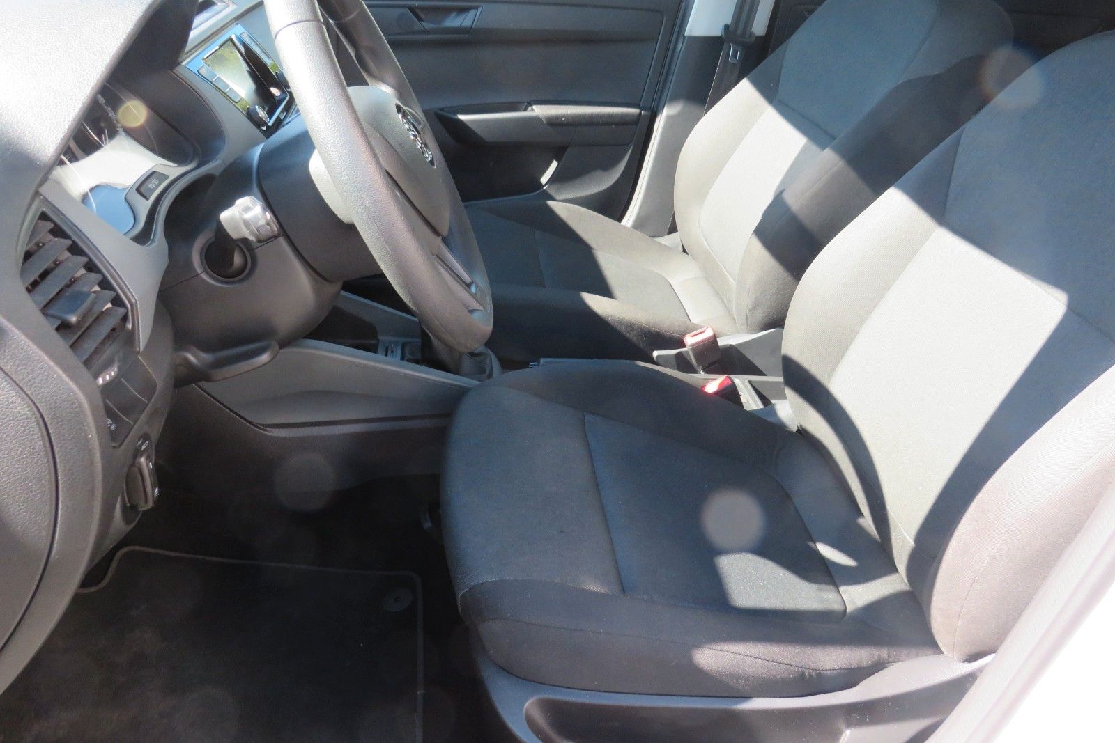 Fahrzeugabbildung SKODA Fabia Active KLIMA ALU ZV 1.HAND
