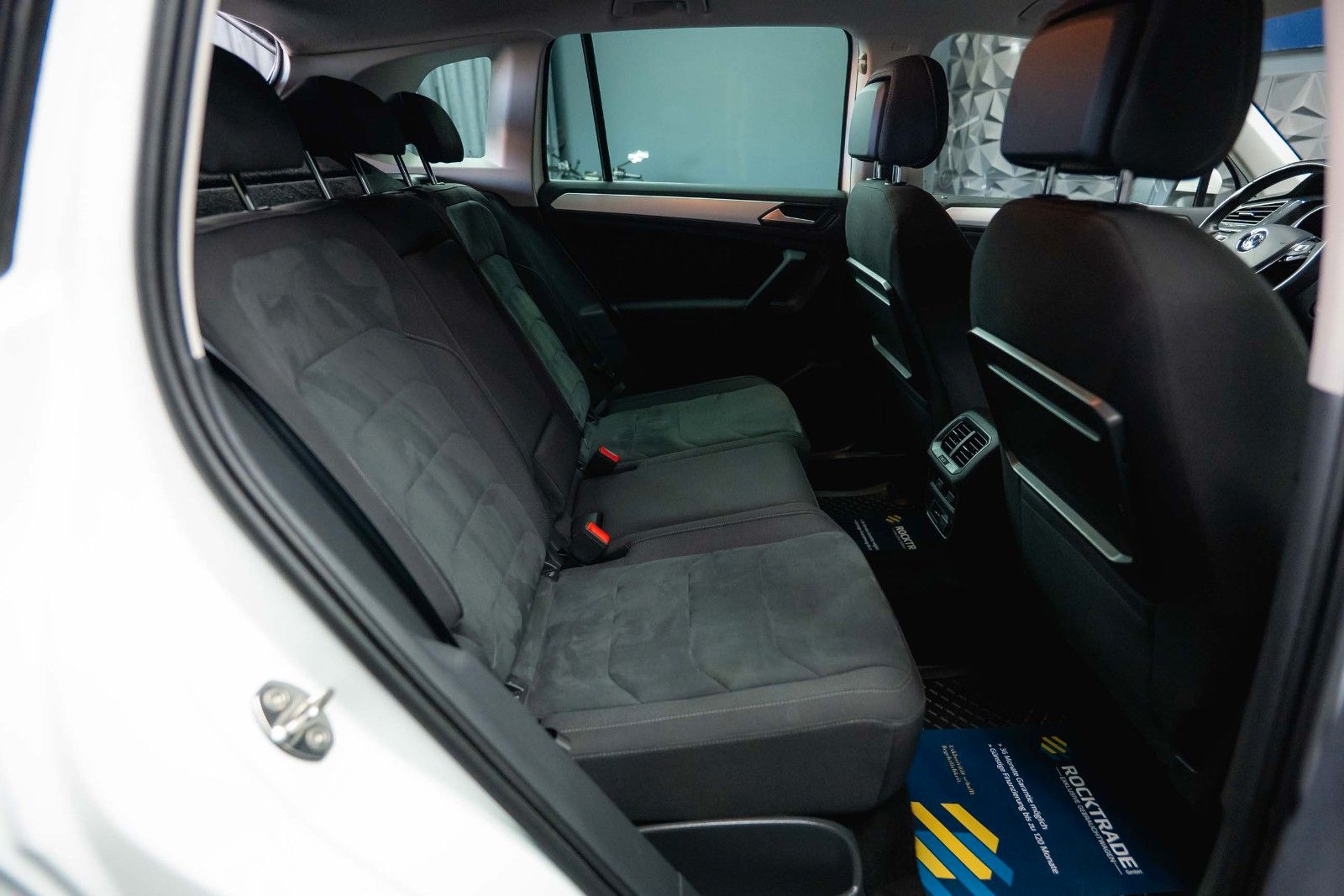 Fahrzeugabbildung Volkswagen Tiguan Comfortline R-Line+ 4Motion *LED*ACC*DAB*