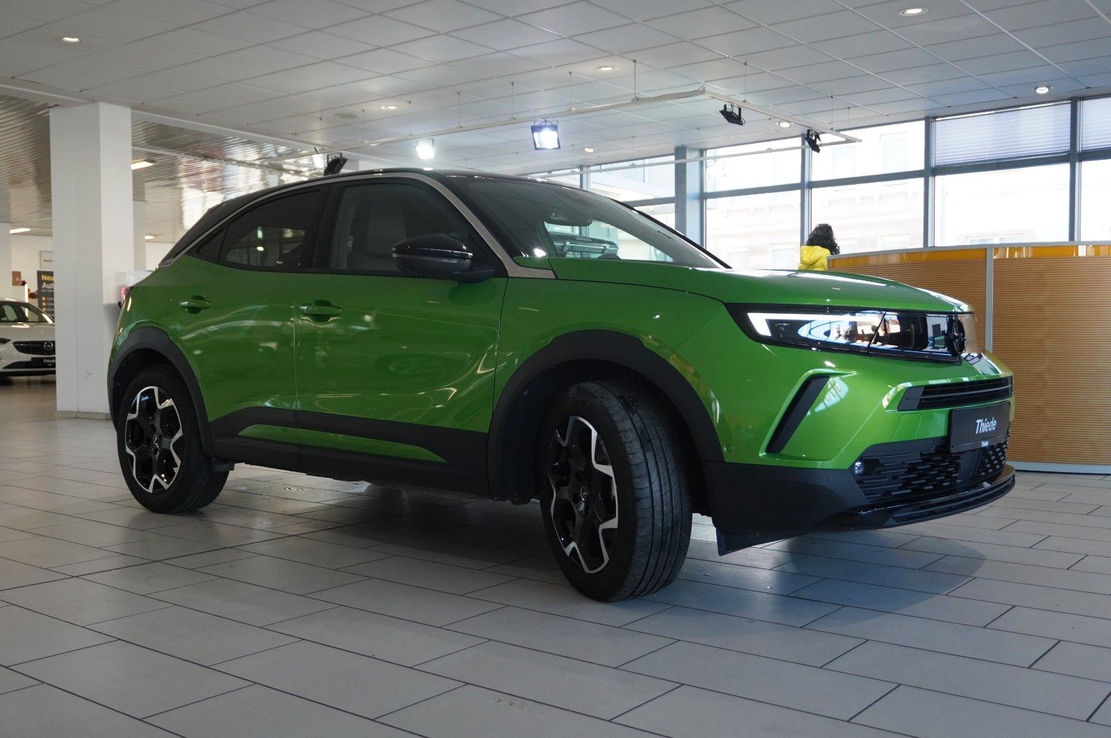 Fahrzeugabbildung Opel Mokka 1.2T ULTIMATE NAVI/LED/KAMERA/SPORT/DAB+