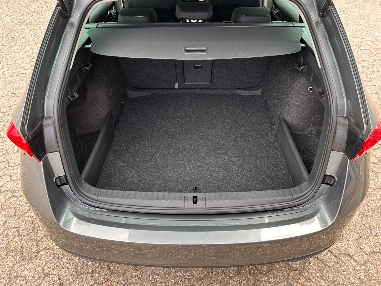 Fahrzeugabbildung SKODA Octavia Combi 1.5 TSI Selection DSG LED/ACC/APP