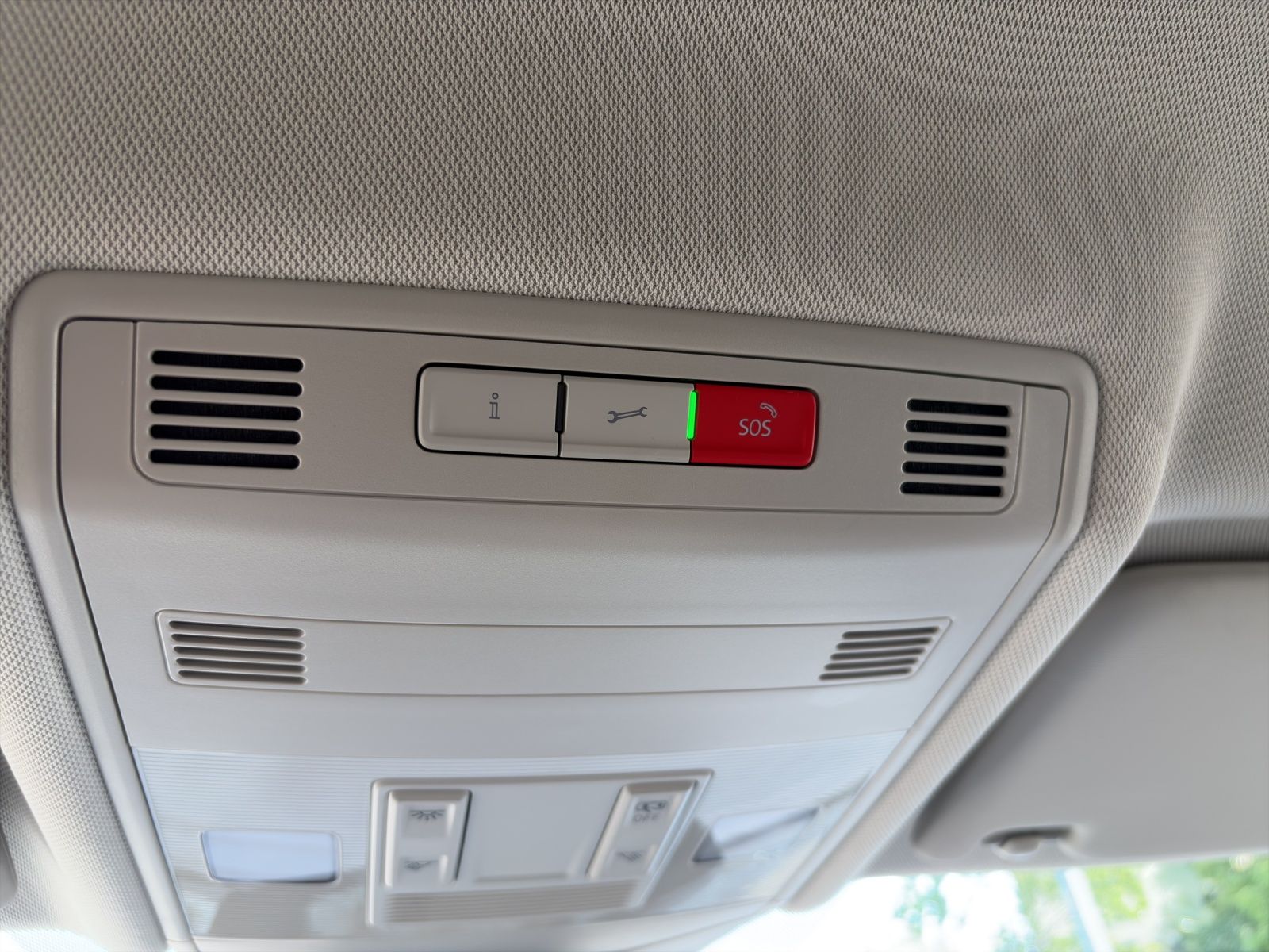 Fahrzeugabbildung Volkswagen T-Cross TSI Life LED AHK AppCon ACC Lane-Assist