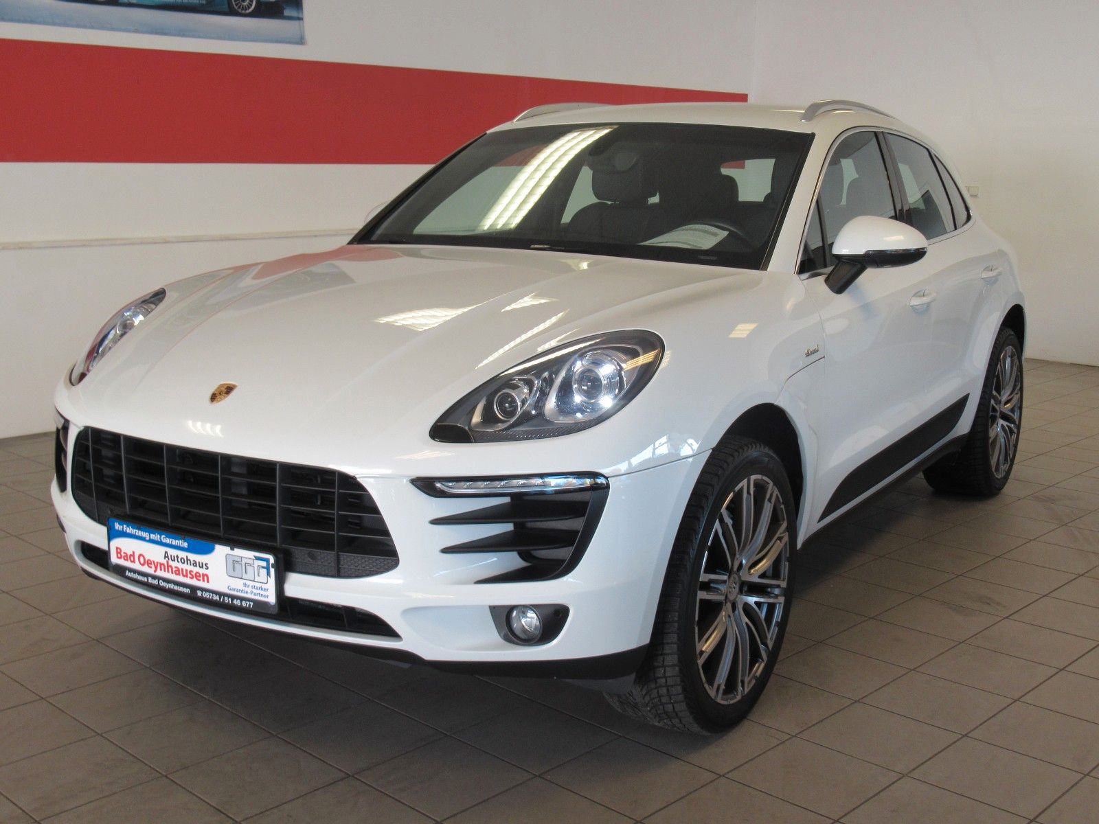 PORSCHE Macan