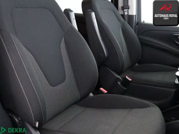 Mercedes V 220 - 12