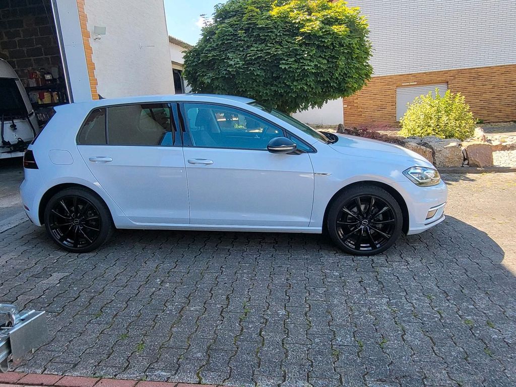 Image of Volkswagen Golf