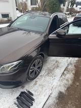 Mercedes-Benz E 200 4MATIC T Autom. - - Mercedes-Benz E 200 in Lübeck
