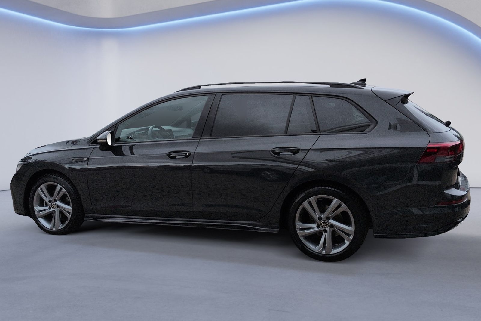 Golf VIII Variant 1.5 eTSI DSG R Line KAMERA