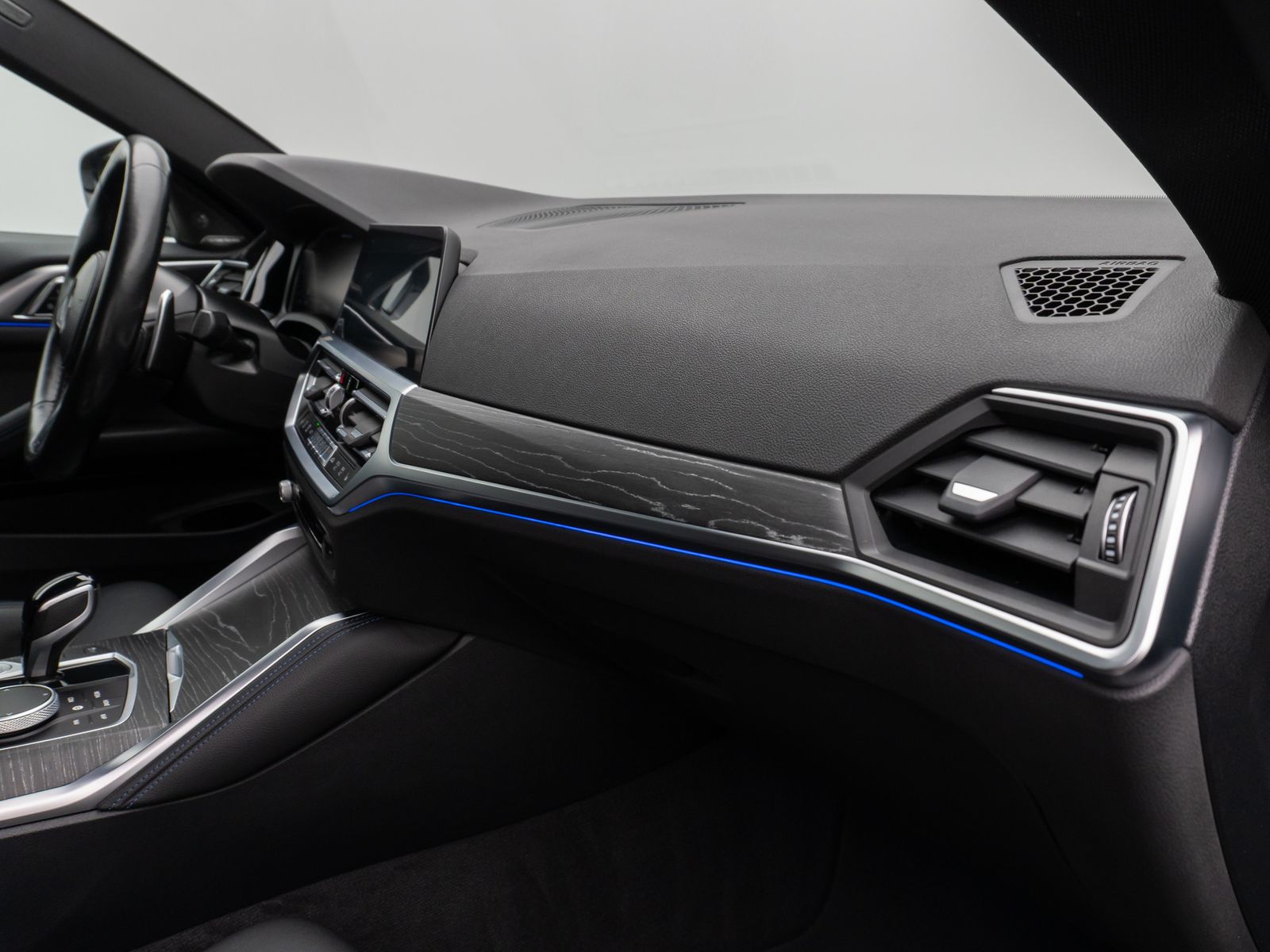 Fahrzeugabbildung BMW M440i  Coupé Kamera DAB H/K Fernlichtassist 19"