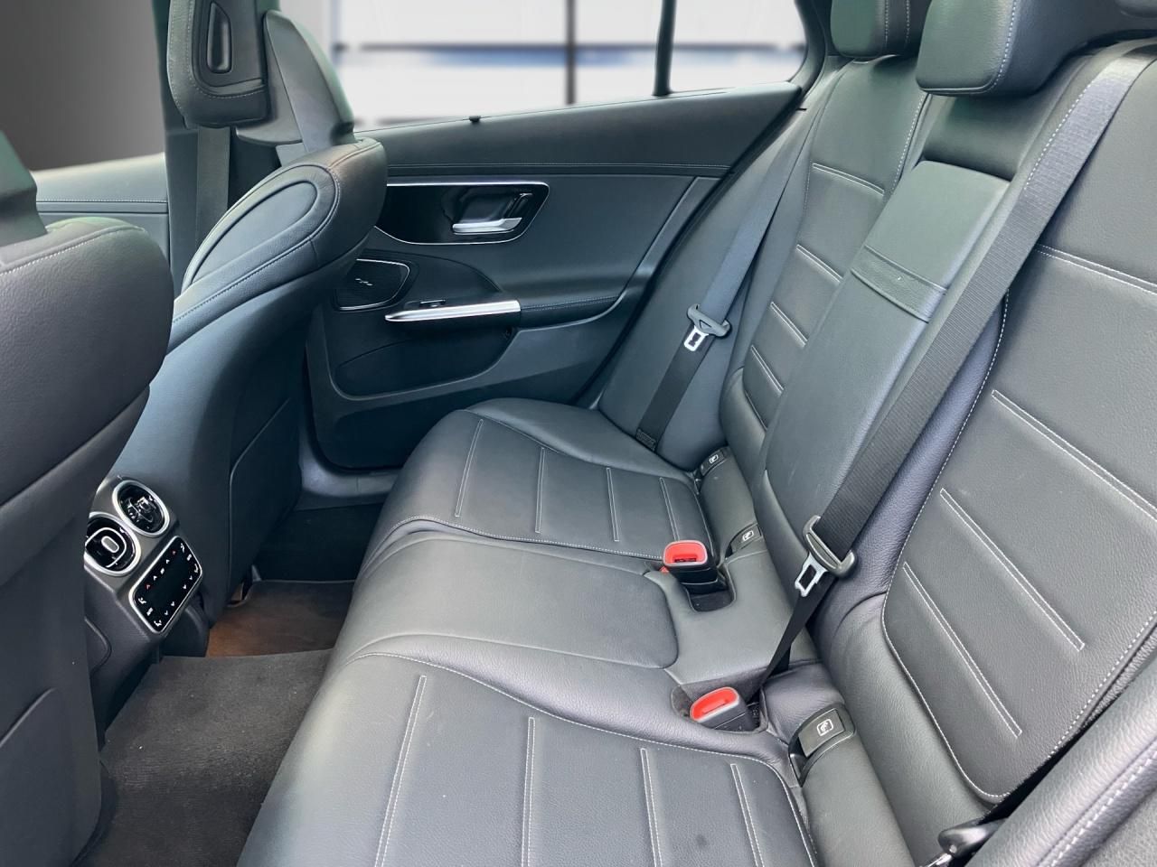 Fahrzeugabbildung Mercedes-Benz C 300 e T AHK Pano Night Distronic 360° L-Heizun
