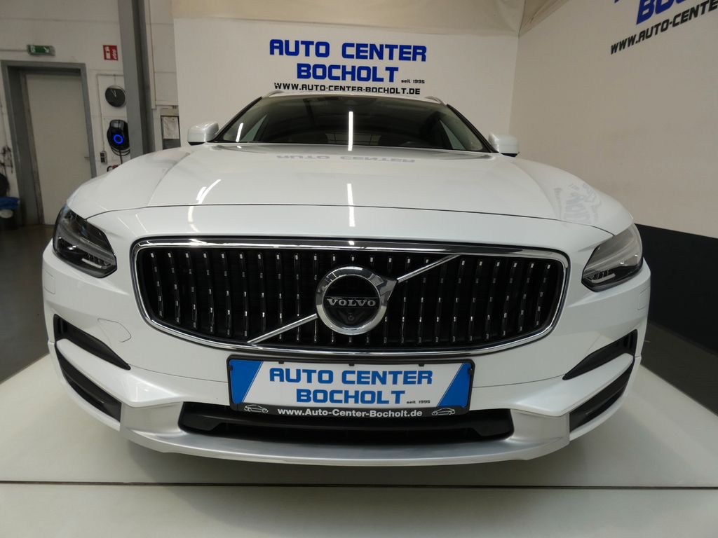 Image of Volvo V90 Cross Country