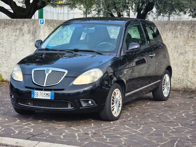 Lancia Ypsilon 1.2BENZ. OK PER NEOPATENTATI UNIC