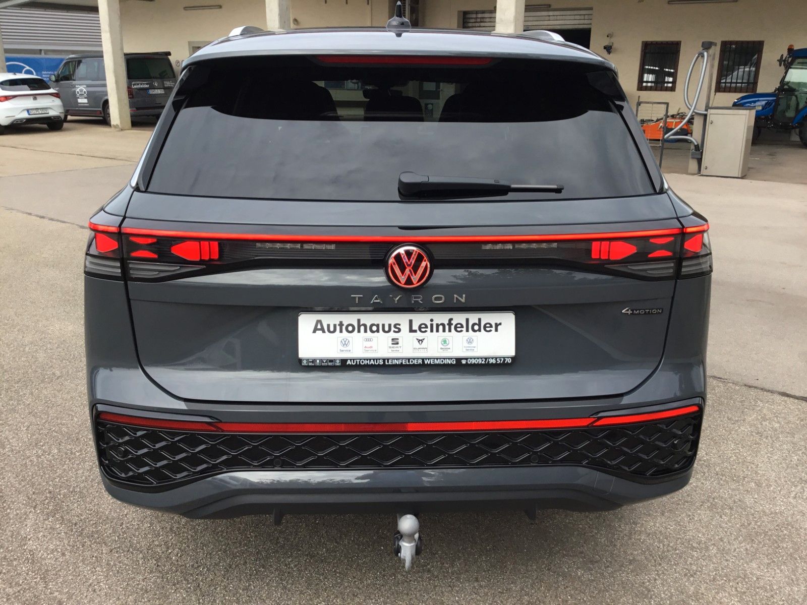 Fahrzeugabbildung Volkswagen Tayron 2.0 TSI DSG 4M R-Line+7S+Pano+AHK+Headup