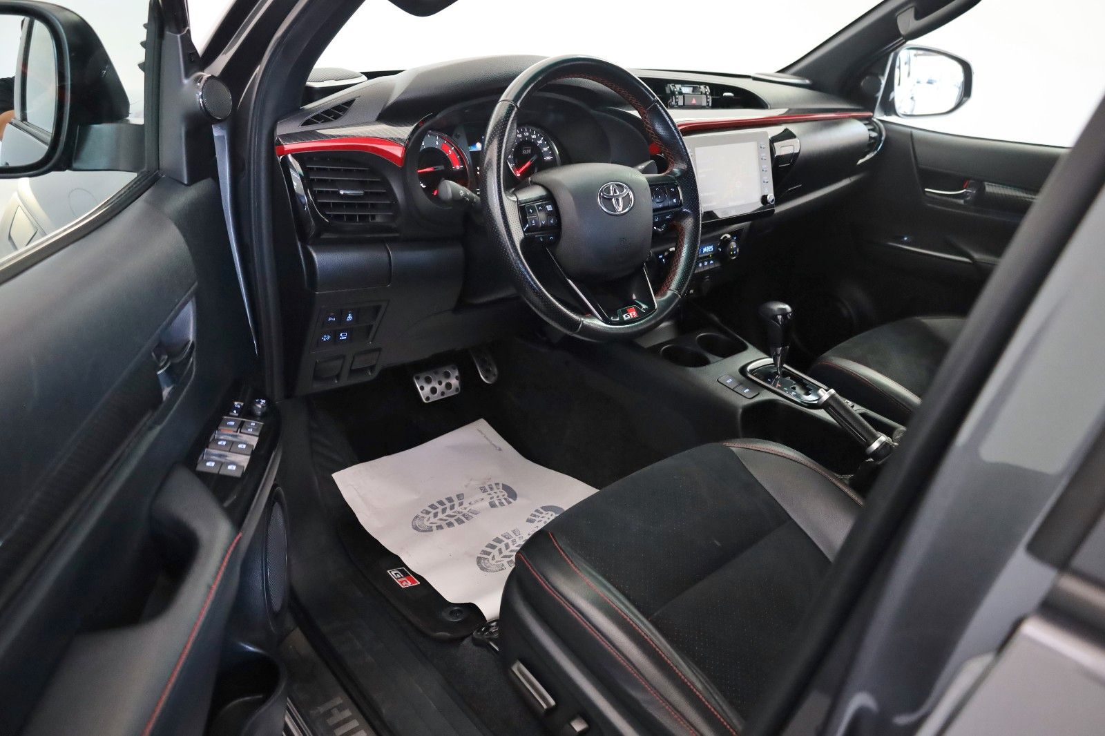 Fahrzeugabbildung Toyota Hilux 2.8 D-4D GR Sport,Alcant,.ACC,Rollo el,AHK